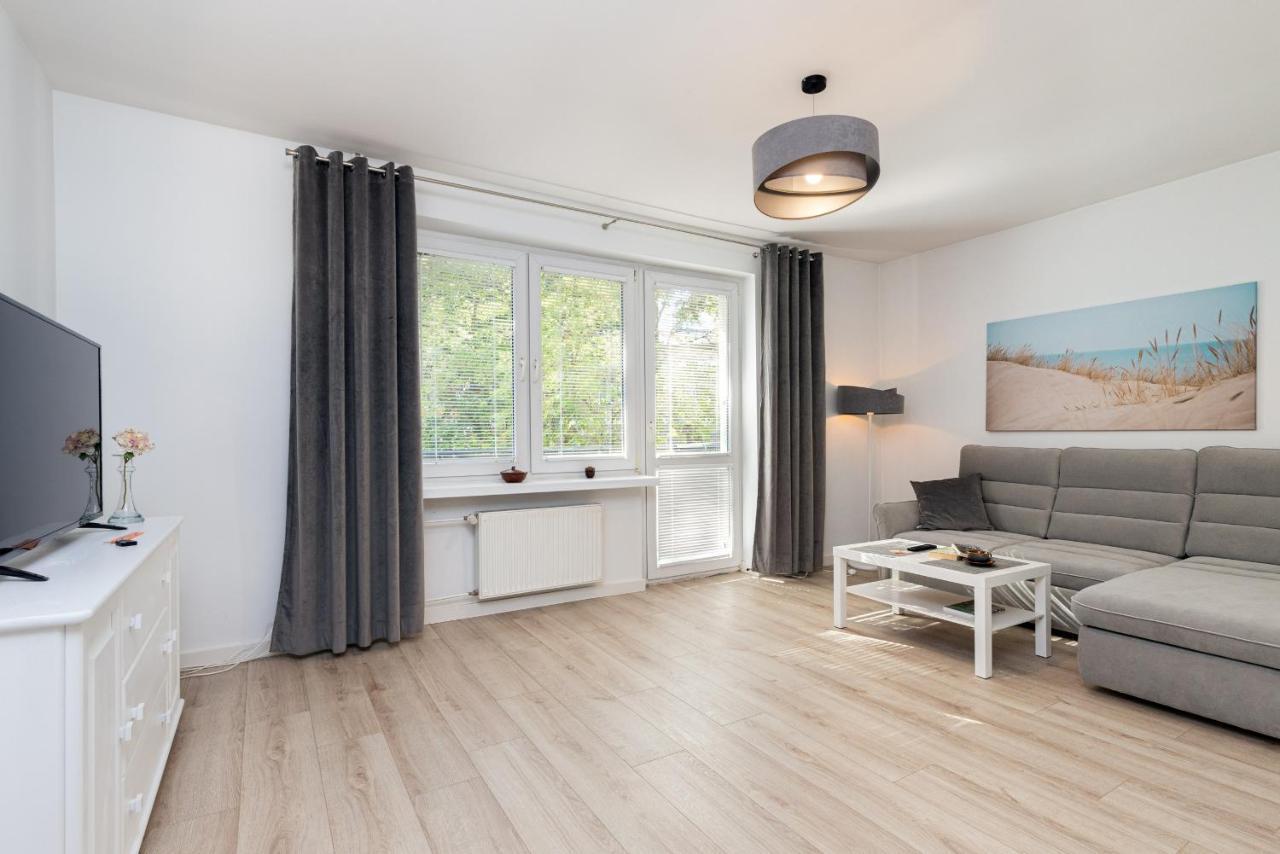 Gdanska Two-Bedroom Apartment Brzezno Beach By Noclegi Renters المظهر الخارجي الصورة